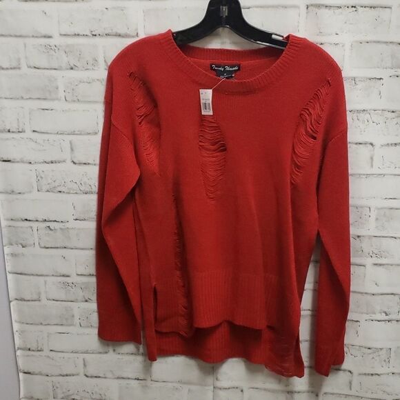 Trendy threads sweater  - Picture 1 of 3